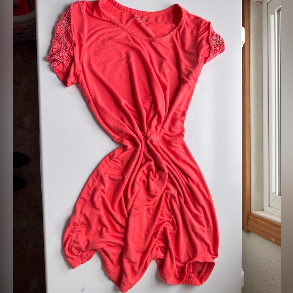 Art Class Coral Tunic with Lace Sleeves